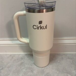 Cirkul Cream Tumbler with Handle